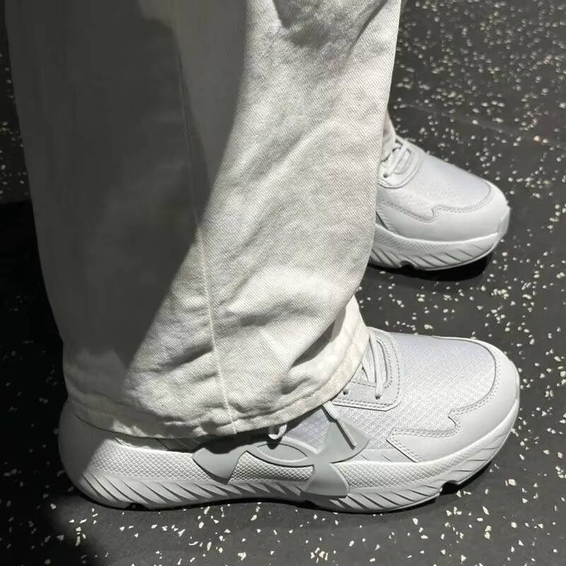Neue Under Armour Unisex Sport – Men Shoes Under Armour Bewertung und Preis